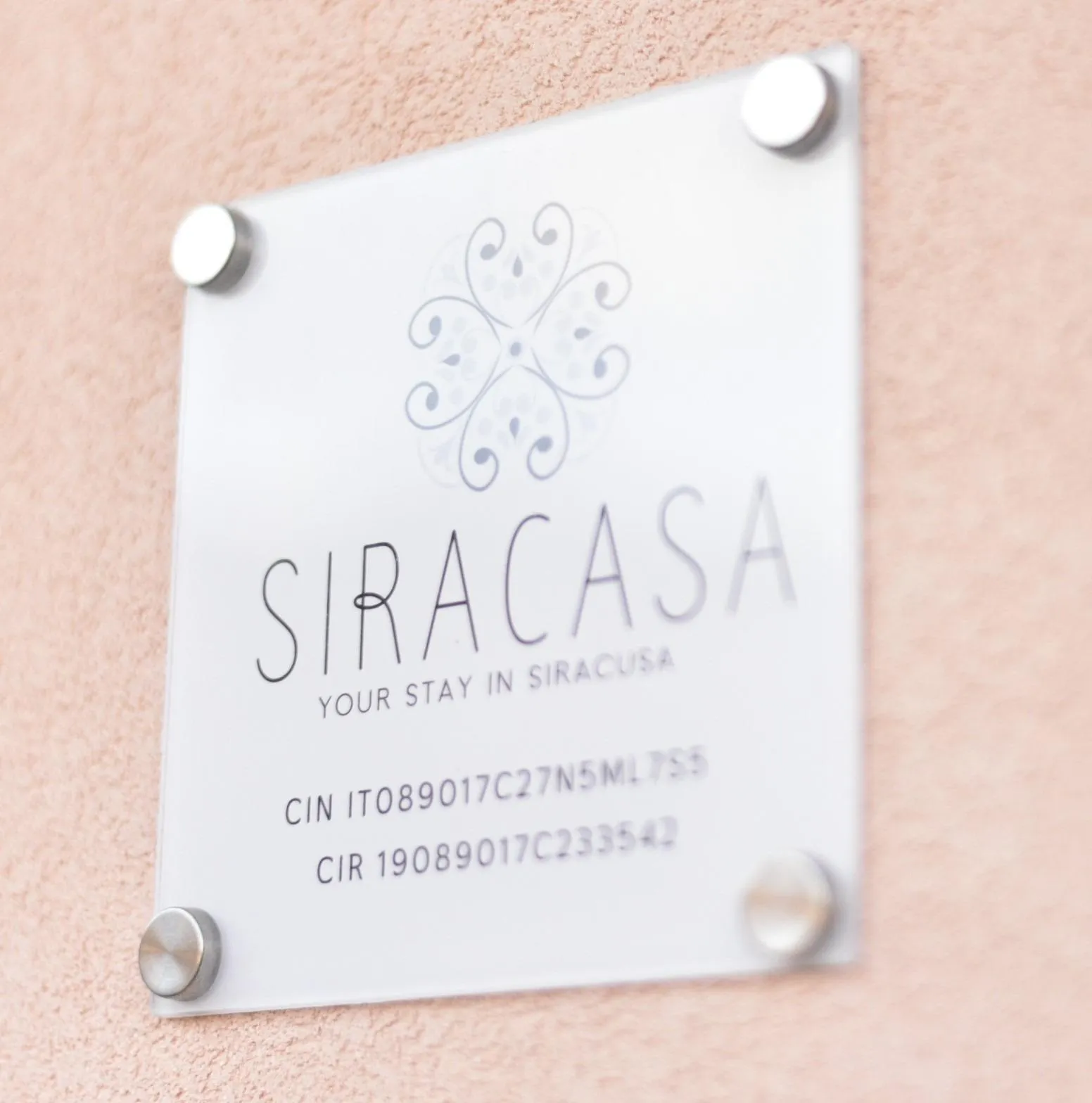 Targa identificativa ufficiale di SiraCasa